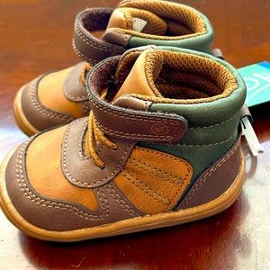 NEW with tags Baby Boys' Stride Rite Hiker Sneakers - Brown size 3